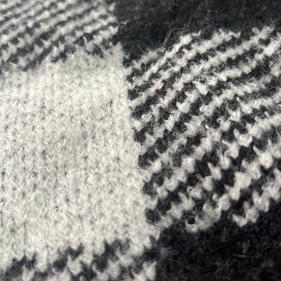 HM plaid knit sweater - Picture 2 of 5